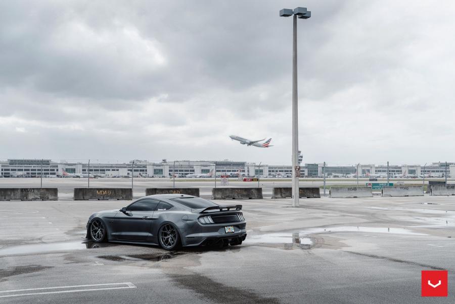  Ford Mustang GT on Vossen Whells (HF-5) 2020 года  (фото 3 из 15)